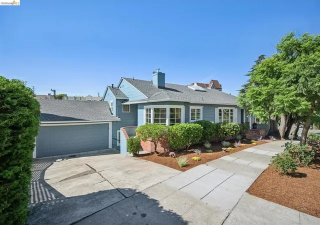 Single family home for sale at 605 Prospect Ave, Oakland, CA 94610 | MLS# 41149408