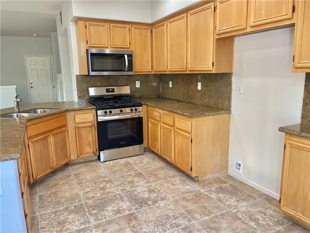 Listing Photo 1 - Condo for sale in 25192 Mdw Walk located at 25192 Mdw Walk, Murrieta, CA 92562 - Unit 25192 Meadow Walk
