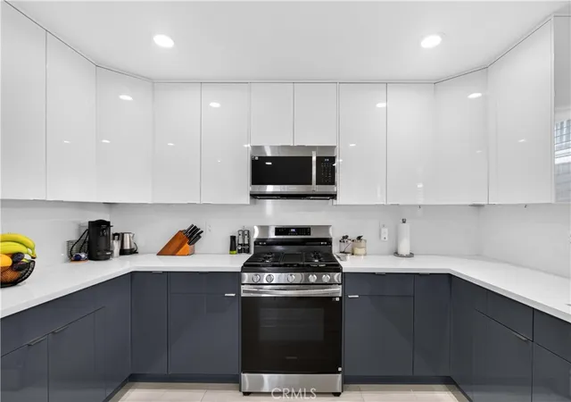 Listing Photo 5 - Condo for sale in building located at 1344 5th, Glendale, CA 91201 - Unit #16