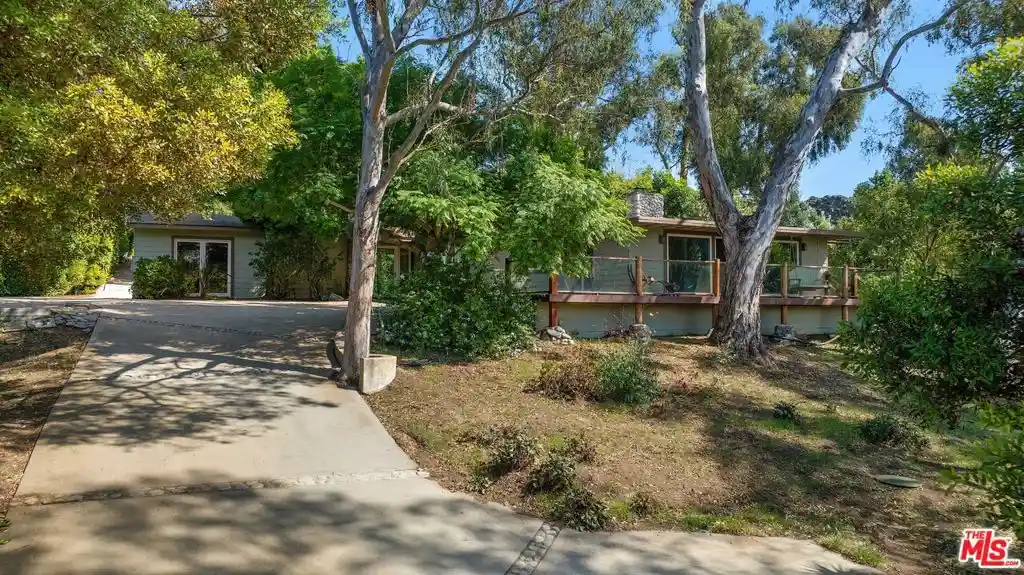 Photo 1 of Single family home for sale at 6100 Bonsall Dr, Malibu, CA 90265 | MLS# 26992535 | Listing updated on 2026-10-19