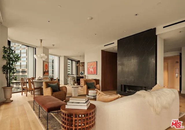 Listing Photo 3 - Condo for sale in Pk Elm Residences at Century Pl located at 211 W Elm Ct, Los Angeles, CA 90067 - Unit #30A