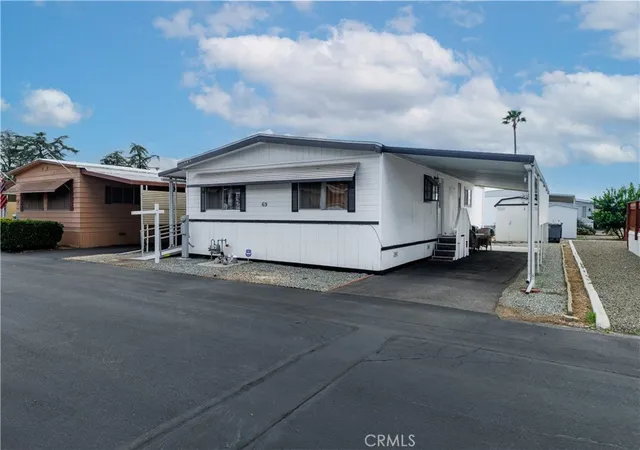 Photo 1 of Manufactured home for sale at 725 W Thornton #69, Hemet, CA 92543 | MLS# SW26209713 | Listing updated on 2026-10-01