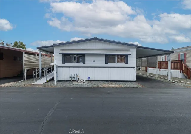 Photo 2 of Manufactured home for sale at 725 W Thornton #69, Hemet, CA 92543 | MLS# SW26209713 | Listing updated on 2026-10-01