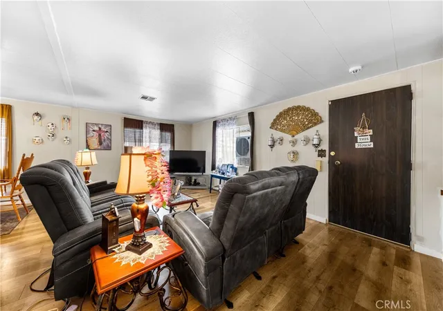 Photo 3 of Manufactured home for sale at 725 W Thornton #69, Hemet, CA 92543 | MLS# SW26209713 | Listing updated on 2026-10-01