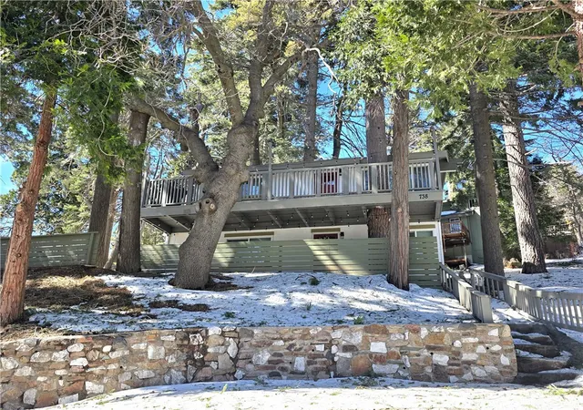 Photo 2 of Single family home for sale at 738 W Victoria Ct, Lake Arrowhead, CA 92352 | MLS# CV26209737 | Listing updated on 2026-10-11