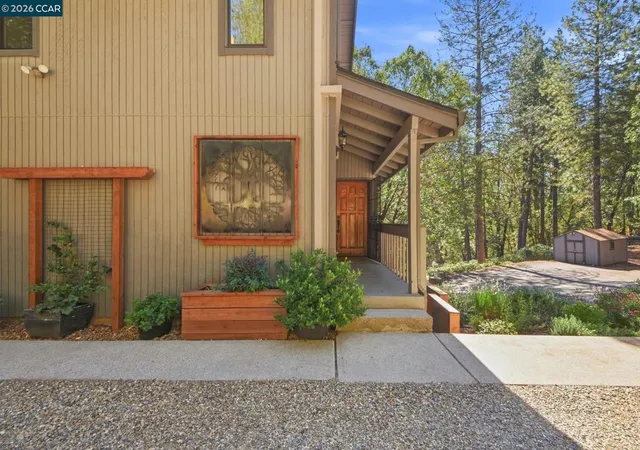 Photo 3 of Single family home for sale at 1450 Pleasant Ridge Rd, Colfax, CA 95713 | MLS# 41149438 | Listing updated on 2026-10-10