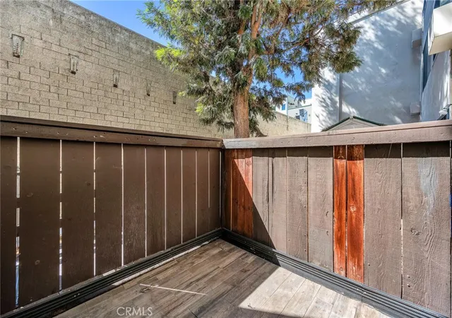 Photo 4 of Condo for sale at 525 S Ardmore Ave #161, Los Angeles, CA 90020 | MLS# SR26206299 | Listing updated on 2026-10-05