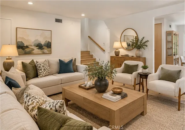 Photo 2 of Single family home for sale at 4776 Excelente Dr, Woodland Hills, CA 91364 | MLS# SR26209767 | Listing updated on 2026-09-27