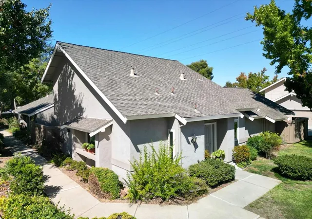 Photo 3 of Townhouse for sale at 162 Milmar Way, Los Gatos, CA 95032 | MLS# ML82062667 | Listing updated on 2026-10-11