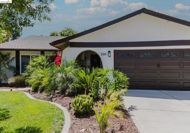 Photo 1 of Sale Pending at 220 Yosemite Dr, Livermore, CA 94551 | MLS# 41149455 | Listing updated on 2026-10-05