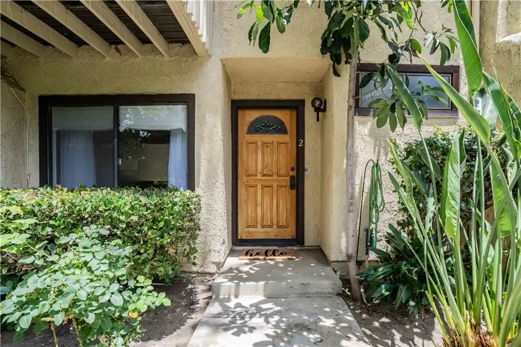 Photo 1 of Townhouse for sale at 6746 Encino Ave #2, Van Nuys, CA 91406 | MLS# SR26209813 | Listing updated on 2026-10-18