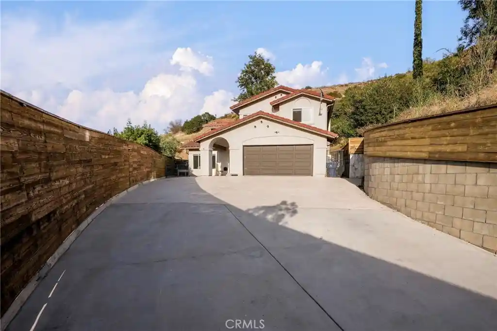 Single family home for sale at 10110 Sunland Blvd, Sunland, CA 91040 | MLS# SR26208210