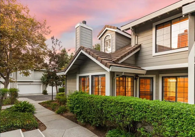 Photo 3 of Townhouse for sale at 2584 Yerba Bank Ct, San Jose, CA 95121 | MLS# ML82058540 | Listing updated on 2026-10-12