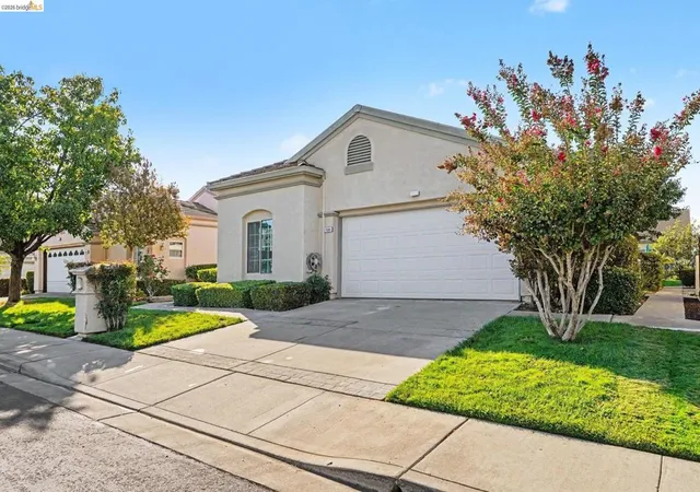 Photo 2 of Single family home for sale at 1580 Crispin Dr, Brentwood, CA 94513 | MLS# 41149460 | Listing updated on 2026-10-02