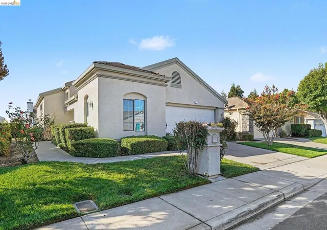 Photo 3 of Single family home for sale at 1580 Crispin Dr, Brentwood, CA 94513 | MLS# 41149460 | Listing updated on 2026-10-02