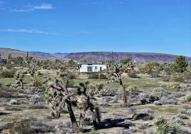 Photo 2 of Single family home for sale at 4039 Greasewood Ln, Yucca Valley, CA 92284 | MLS# 219153245PS | Listing updated on 2026-09-26