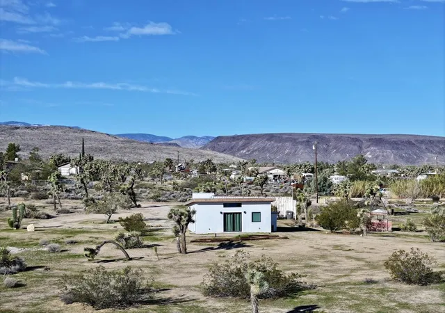Photo 3 of Single family home for sale at 4039 Greasewood Ln, Yucca Valley, CA 92284 | MLS# 219153245PS | Listing updated on 2026-09-26