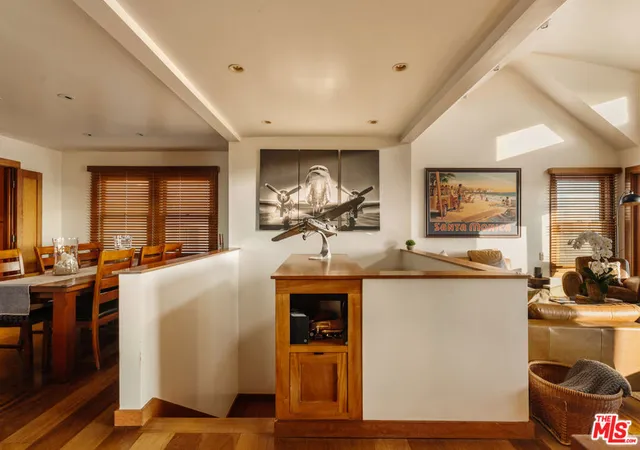 Photo 3 of Townhouse for sale at 1366 Palisades Beach Rd, Santa Monica, CA 90401 | MLS# 26993135 | Listing updated on 2026-10-07