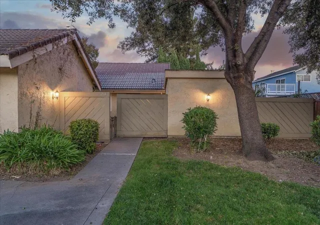 Photo 3 of Sale Pending at 216 Truckee Ln, San Jose, CA 95136 | MLS# ML82062677 | Listing updated on 2026-10-09