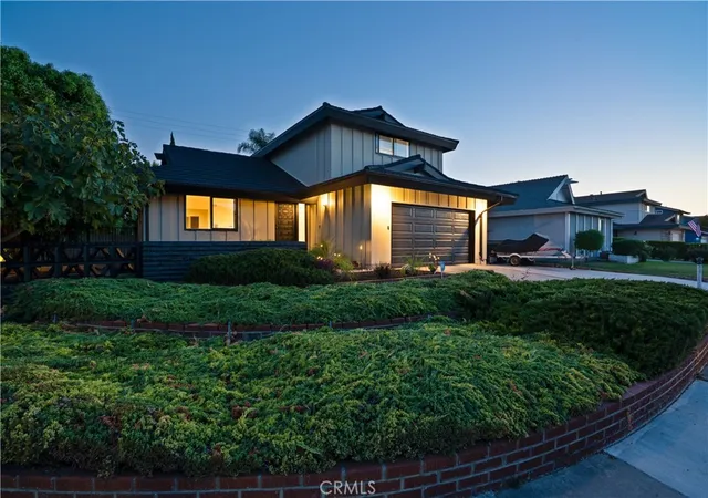 Photo 1 of Sale Pending at 6972 Laurelhurst, Huntington Beach, CA 92647 | MLS# OC26207652 | Listing updated on 2026-10-08
