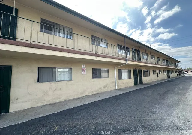Photo 3 of House for sale at 4861 Clara St, Cudahy, CA 90201 | MLS# PW26209766 | Listing updated on 2026-09-28
