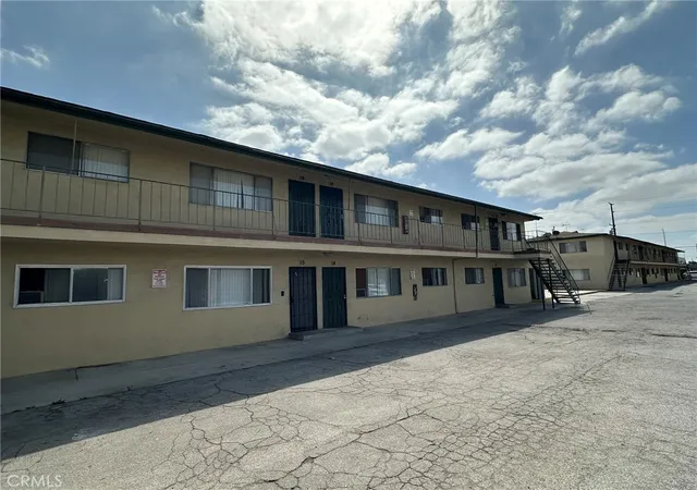 Photo 4 of House for sale at 4861 Clara St, Cudahy, CA 90201 | MLS# PW26209766 | Listing updated on 2026-09-28