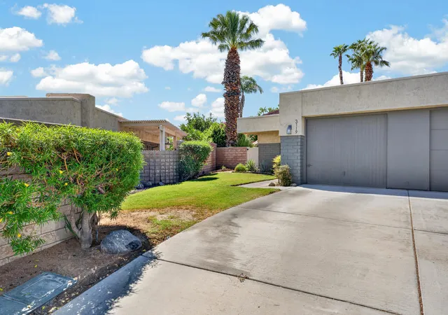 Photo 3 of Condo for sale at 3119 Sunflower Loop N, Palm Springs, CA 92262 | MLS# 219153253DA | Listing updated on 2026-10-04