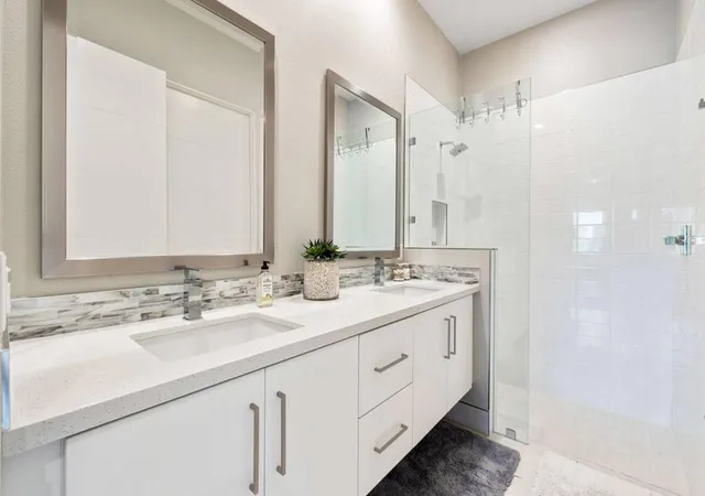 Photo 3 of Single family home for sale at 2 Iridium Way, Rancho Mirage, CA 92270 | MLS# 219153255DA | Listing updated on 2026-09-26
