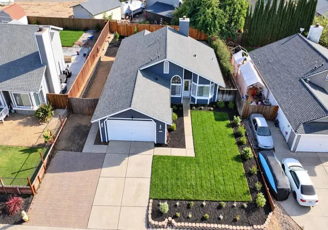 Photo 3 of Single family home for sale at 1335 Chianti Way, Oakley, CA 94561 | MLS# 41149476 | Listing updated on 2026-10-02