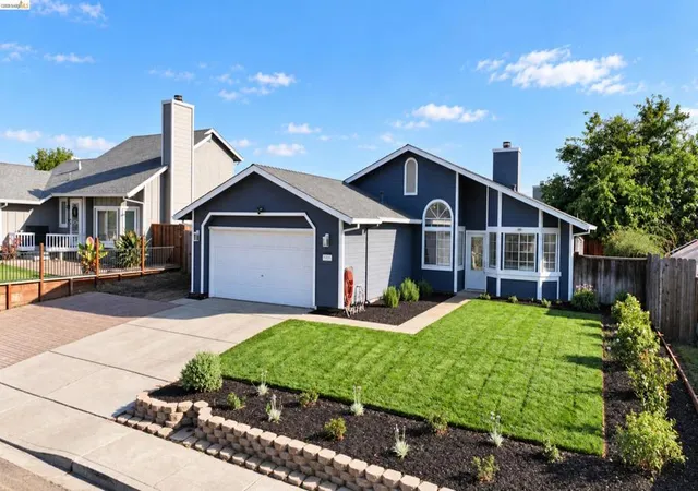 Photo 3 of Single family home for sale at 1335 Chianti Way, Oakley, CA 94561 | MLS# 41149476 | Listing updated on 2026-10-02