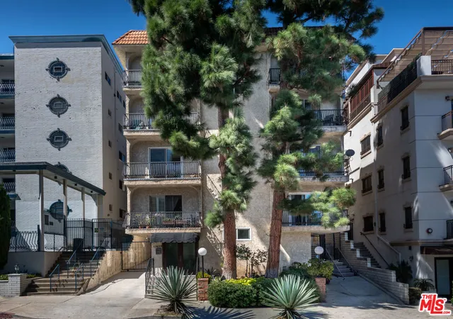 Photo 2 of Condo for sale at 11639 Chenault St #302, Los Angeles, CA 90049 | MLS# 26991709 | Listing updated on 2026-10-09
