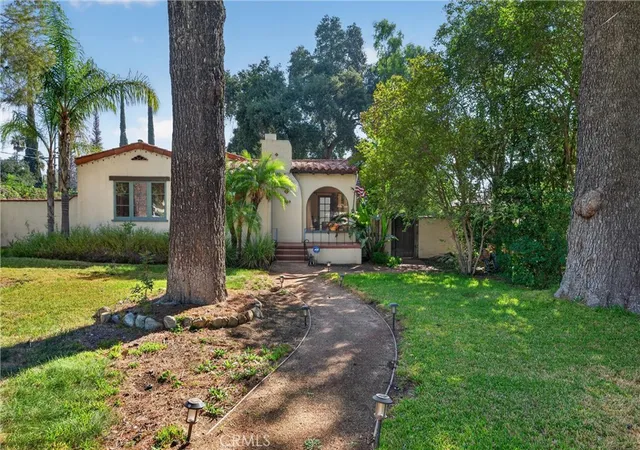Photo 3 of Sale Pending at 1580 N San Gorgonio, Banning, CA 92220 | MLS# IV26209750 | Listing updated on 2026-10-01