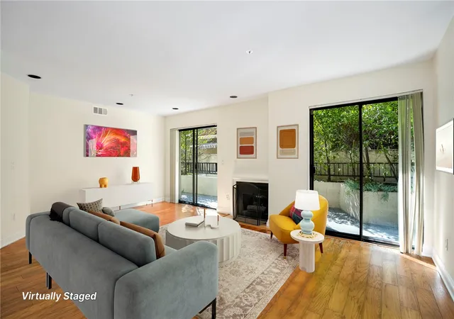 Photo 1 of Condo for sale at 422 Hawthorne St #3, Glendale, CA 91204 | MLS# BB26208910 | Listing updated on 2026-10-11