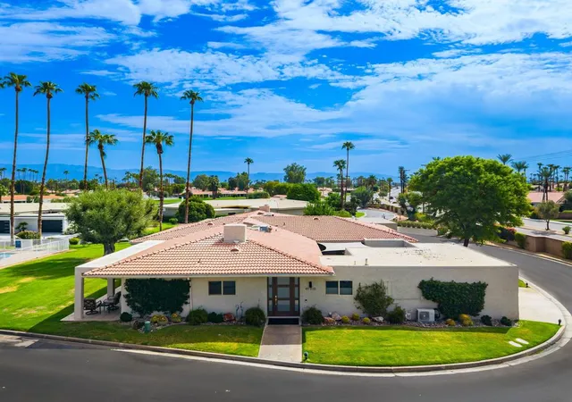 Photo 2 of Condo for sale at 49910 Lago Dr, La Quinta, CA 92253 | MLS# 219153264DA | Listing updated on 2026-10-02