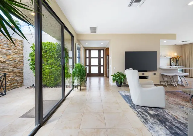 Photo 4 of Condo for sale at 49910 Lago Dr, La Quinta, CA 92253 | MLS# 219153264DA | Listing updated on 2026-10-02