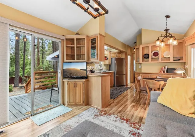 Photo 3 of Manufactured home for sale at 26350 Delano #109, Idyllwild, CA 92549 | MLS# 219153265DA | Listing updated on 2026-09-25