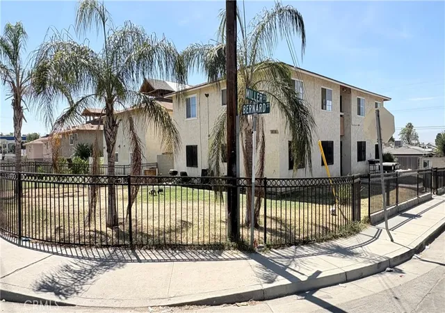 Multi family home for sale at 1303 Bernard, Bakersfield, CA 93305 | MLS# SR26210106