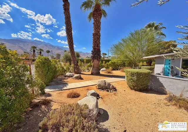 Photo 4 of Single family home for sale at 1420 E San Jacinto Way, Palm Springs, CA 92262 | MLS# 26992087PS | Listing updated on 2026-10-09