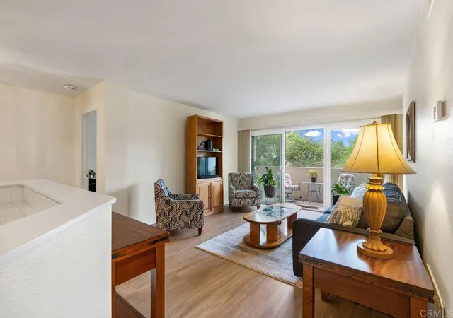 Listing Photo 4 - Condo for sale in building located at 17607 Pomerado Rd, San Diego, CA 92128 - Unit #101