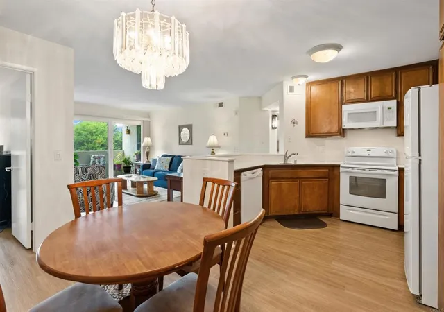 Listing Photo 5 - Condo for sale in building located at 17607 Pomerado Rd, San Diego, CA 92128 - Unit #101