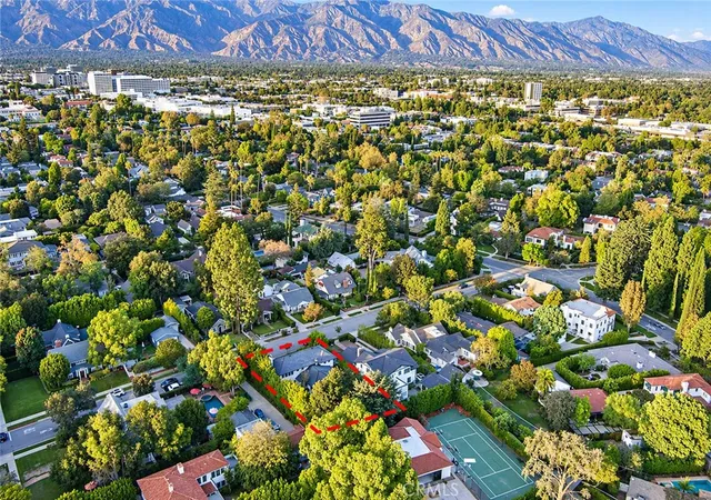Photo 3 of Sale Pending at 698 Arden, Pasadena, CA 91106 | MLS# CV26079826 | Listing updated on 2026-10-09