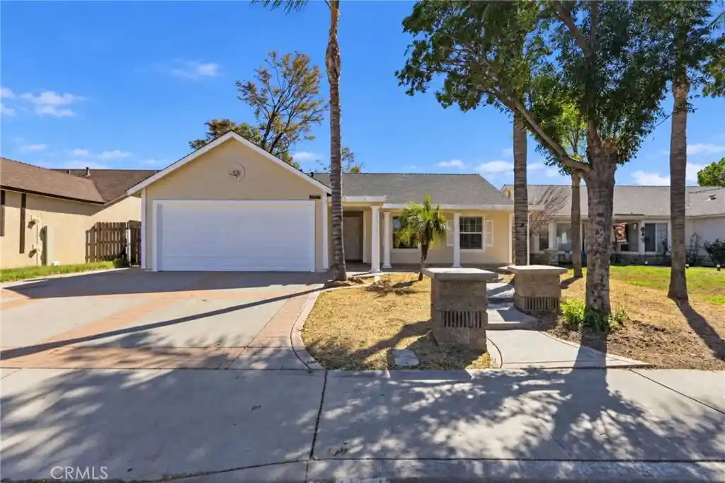 Photo 1 of Sale Pending at 2351 Carnation, Hemet, CA 92545 | MLS# OC26199293 | Listing updated on 2026-10-28