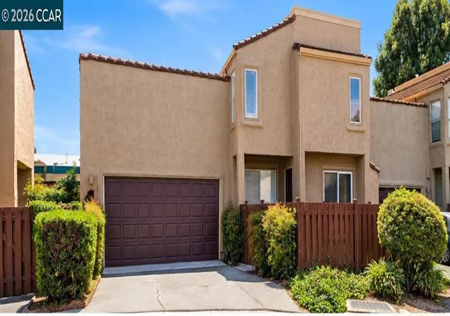Photo 1 of Sale Pending at 7 Campo Verde Cir, San Pablo, CA 94806 | MLS# 41149517 | Listing updated on 2026-10-03