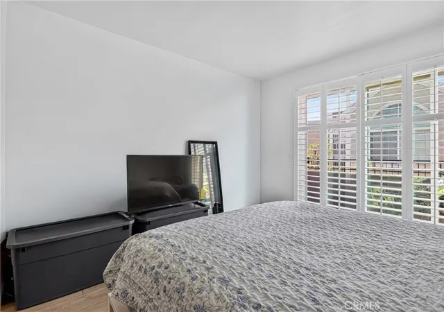 Photo 3 of Sale Pending at 645 Pacific Ave #403, Long Beach, CA 90802 | MLS# SR26196390 | Listing updated on 2026-10-05