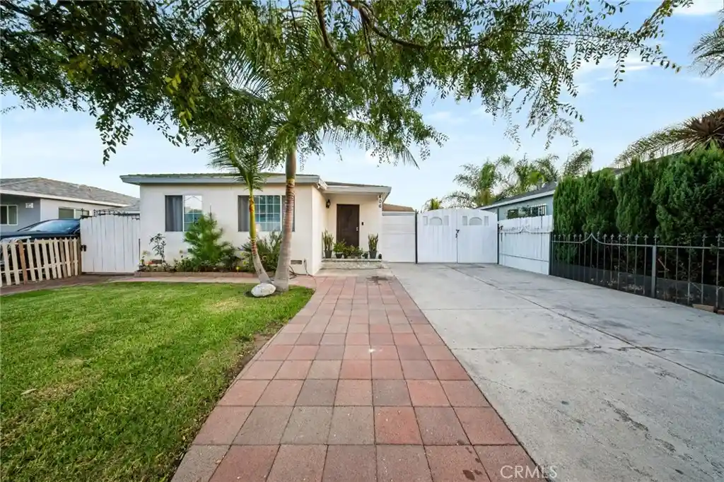 Multi family home for sale at 406 East 122nd St, Los Angeles, CA 90061 | MLS# CV26209981