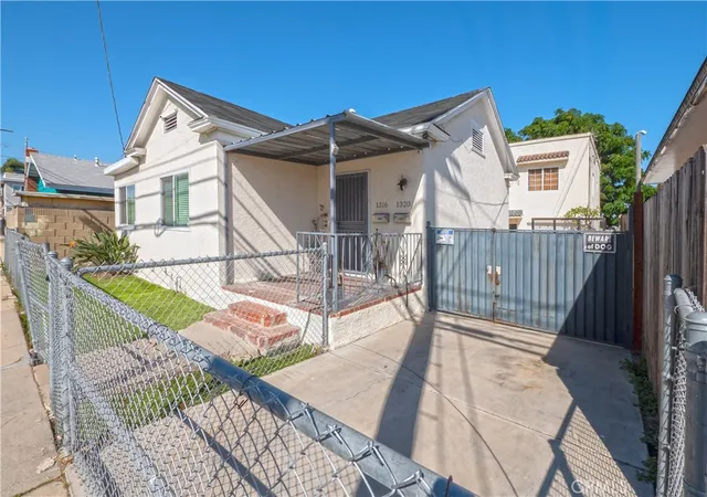 Photo 2 of Multi family home for sale at 1316 S Grand, San Pedro, CA 90731 | MLS# DW26210199 | Listing updated on 2026-10-02