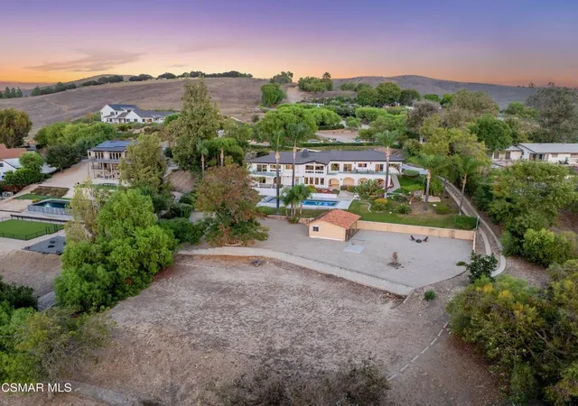 Photo 3 of Single family home for sale at 603 Lone Oak Dr, Thousand Oaks, CA 91362 | MLS# 226004597 | Listing updated on 2026-10-06