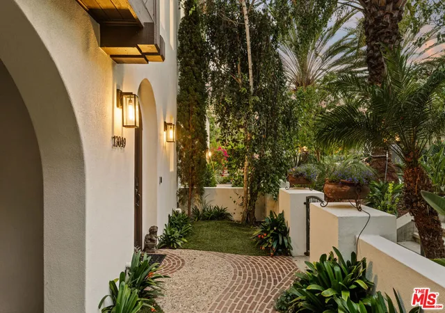 Photo 3 of Single family home for sale at 13049 S Icon Cir, Playa Vista, CA 90094 | MLS# 26985415 | Listing updated on 2026-10-01