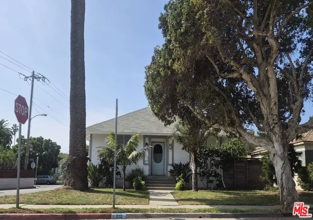 Photo 1 of Multi family home for sale at 3132 6th Street, Santa Monica, CA 90405 | MLS# 26992201 | Listing updated on 2026-09-30