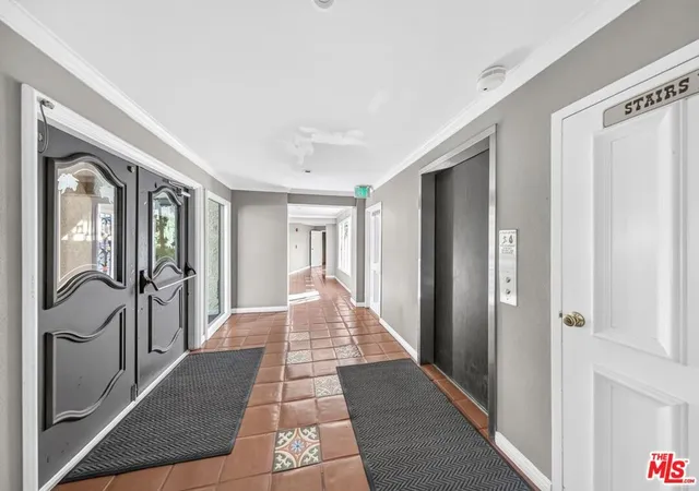 Listing Photo 1 - Condo for sale in building located at 3481 Stancrest Dr, Glendale, CA 91208 - Unit #211